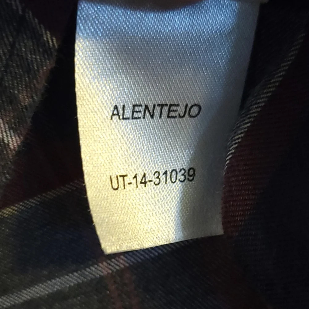 UNTUCKit Alentejo Button Down Shirt Men’s Large Slim Fit Maroon and Navy Plaid - Picture 7 of 12